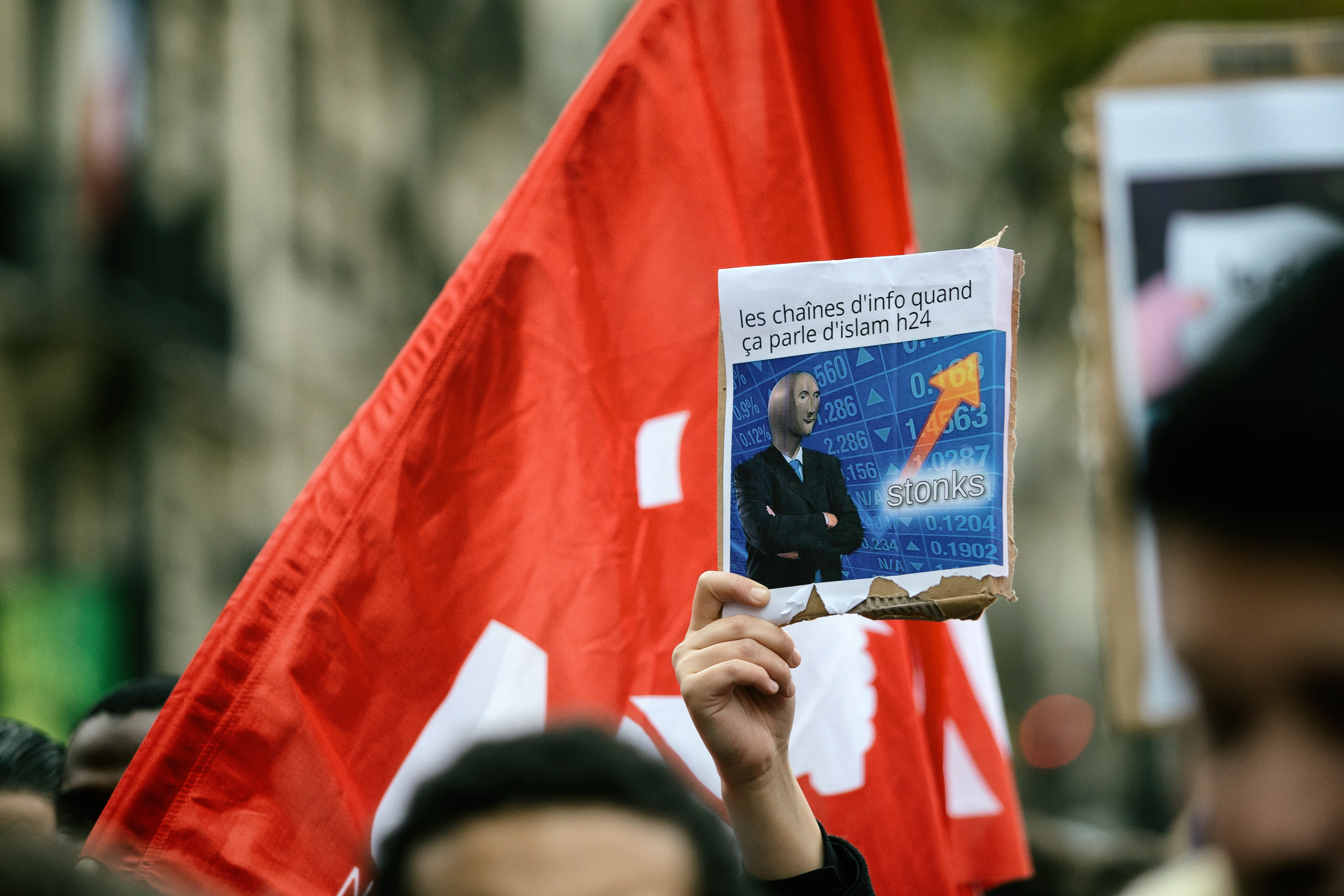 L’industrie médiatique en crise : l’idéologie domine les débats politiques et sociaux